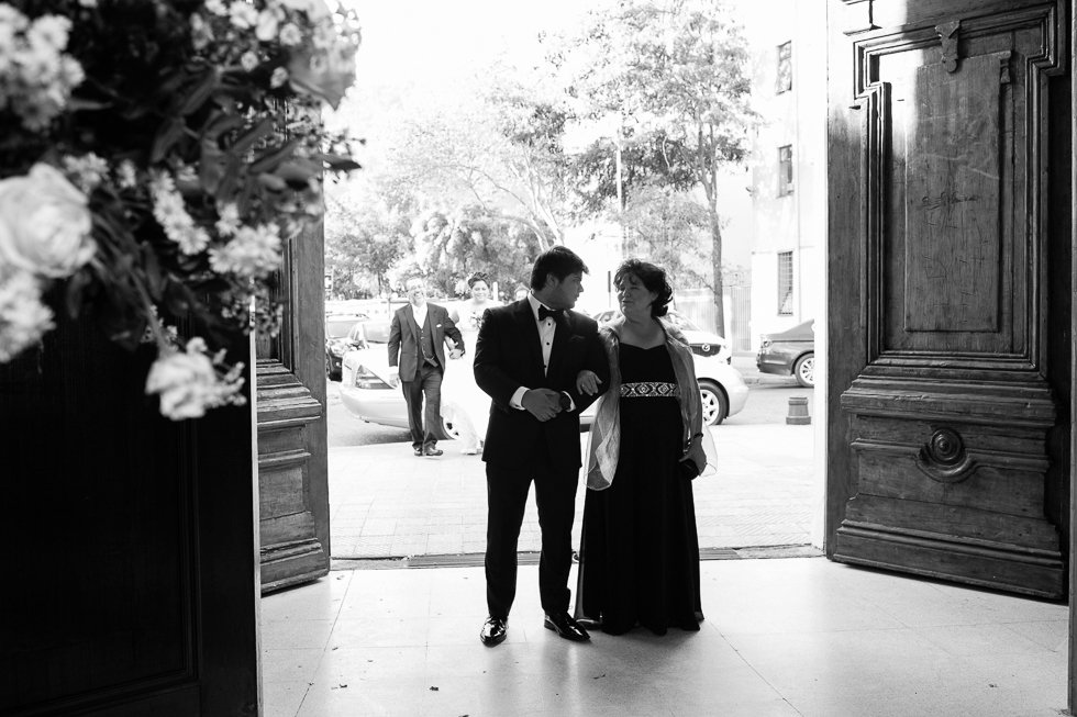 bodas,chile,fotografias,fotografo,fotos,hotel manquehue,matrimonios,santiago, matrimonio-parroquia-de-los-santos-angeles-custodios-hotel-manquehue-39.jpg