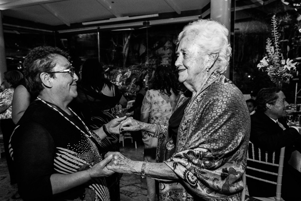 bodas,chile,fotografias,fotografo,fotos,hotel manquehue,matrimonios,santiago, matrimonio-parroquia-de-los-santos-angeles-custodios-hotel-manquehue-396.jpg