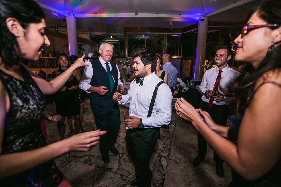 bodas,chile,fotografias,fotografo,fotos,hotel manquehue,matrimonios,santiago, matrimonio-parroquia-de-los-santos-angeles-custodios-hotel-manquehue-427.jpg