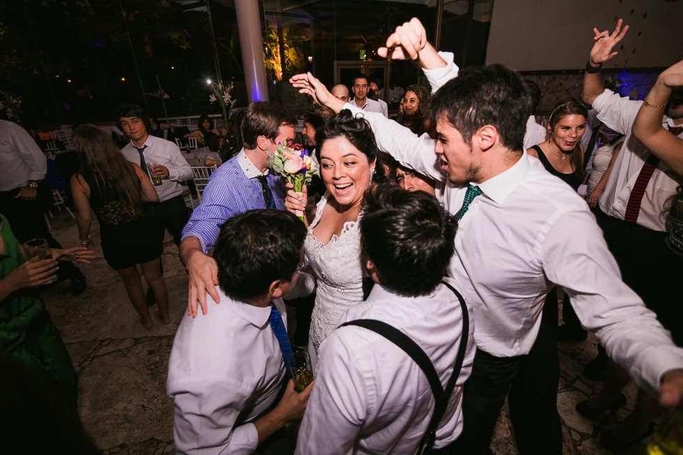 bodas,chile,fotografias,fotografo,fotos,hotel manquehue,matrimonios,santiago, matrimonio-parroquia-de-los-santos-angeles-custodios-hotel-manquehue-472.jpg