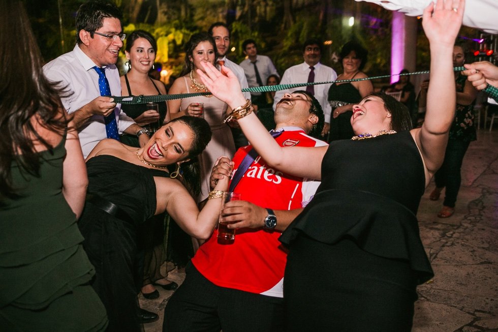 bodas,chile,fotografias,fotografo,fotos,hotel manquehue,matrimonios,santiago, matrimonio-parroquia-de-los-santos-angeles-custodios-hotel-manquehue-524.jpg