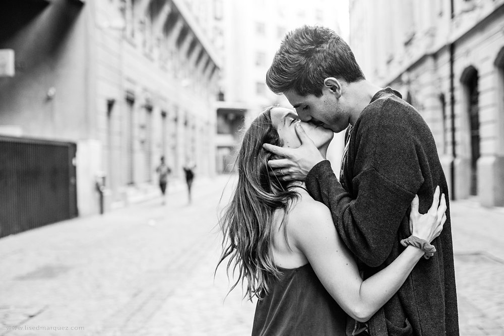 fotos-sesion-preboda-en-calle-nueva-york-santiago-floyalvaro-1.jpg