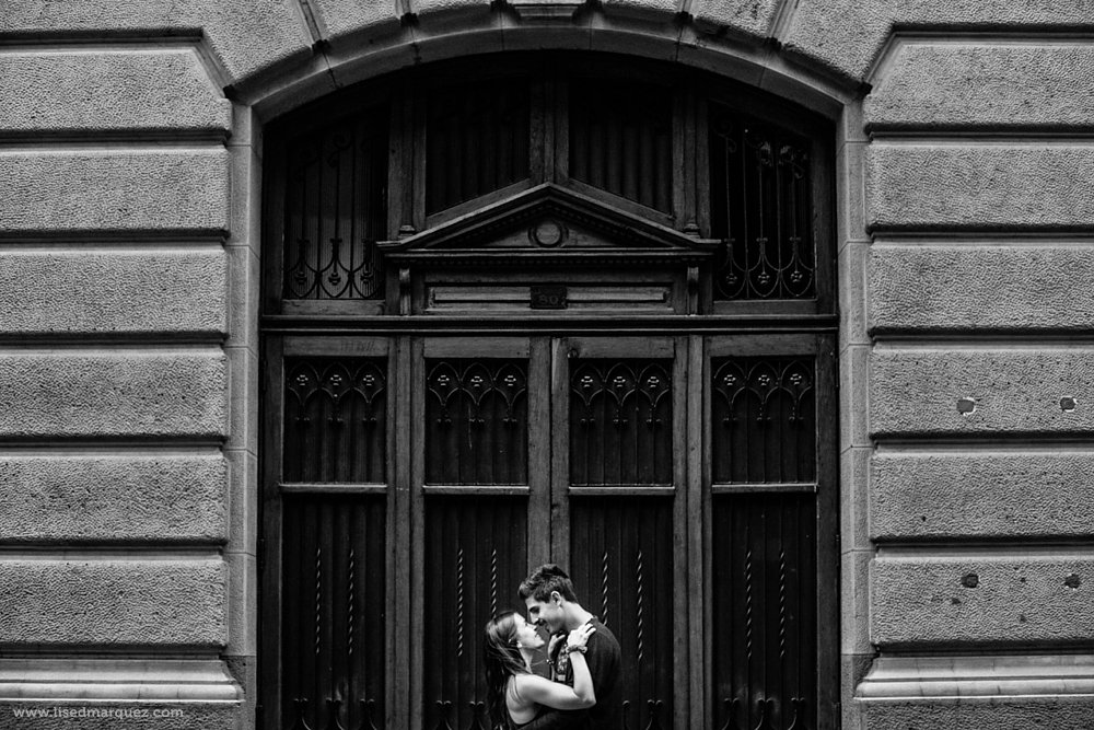 fotos-sesion-preboda-en-calle-nueva-york-santiago-floyalvaro-10.jpg