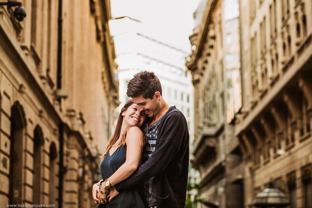 fotos-sesion-preboda-en-calle-nueva-york-santiago-floyalvaro-16.jpg