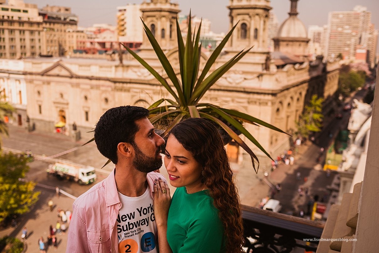 engagement,engagement session,ensaio fotografico,ensaio fotografico en santiago no chile,fotografo de bodas,fotografo de matrimonios,la moneda,lised marquez,plaza de armas,preboda,santiago,santiago centro,santiago de chile,