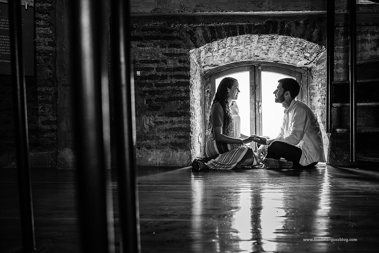 engagement,engagement session,ensaio fotografico,ensaio fotografico en santiago no chile,fotografo de bodas,fotografo de matrimonios,la moneda,lised marquez,plaza de armas,preboda,santiago,santiago centro,santiago de chile,