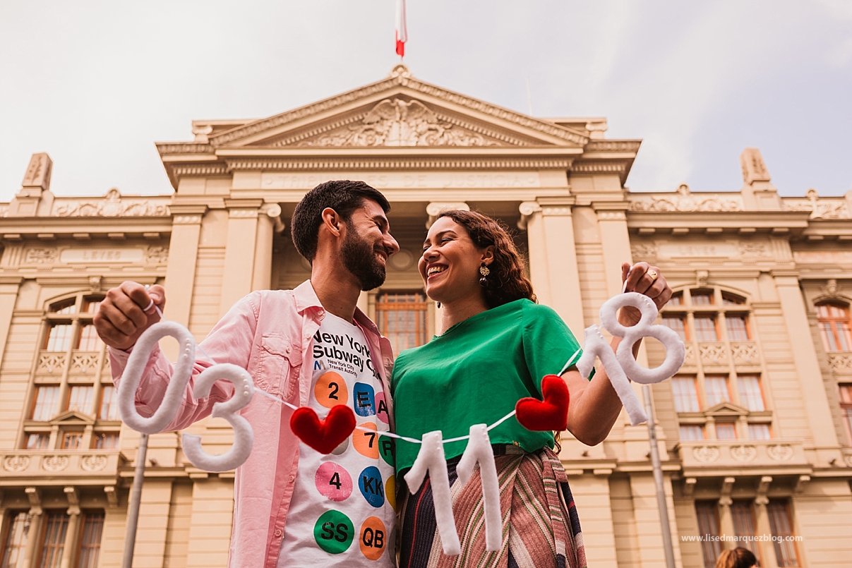 engagement,engagement session,ensaio fotografico,ensaio fotografico en santiago no chile,fotografo de bodas,fotografo de matrimonios,la moneda,lised marquez,plaza de armas,preboda,santiago,santiago centro,santiago de chile,